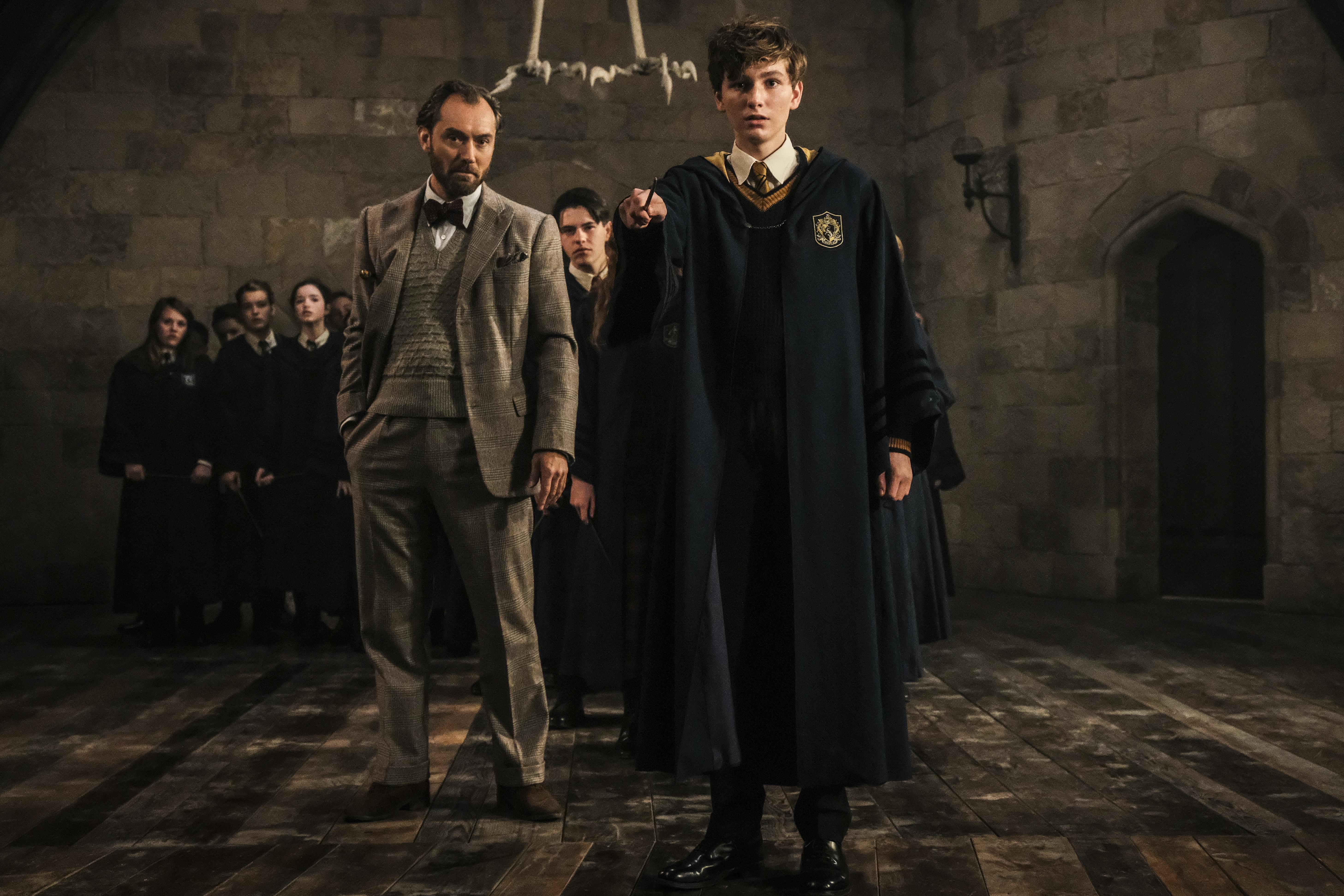 Hogwarts In Fantastic Beasts Is Not Fan Service Says The Director